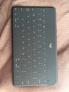 Logitech Slim Bluetooth Tablet Keyboard Case - Charcoal Gray